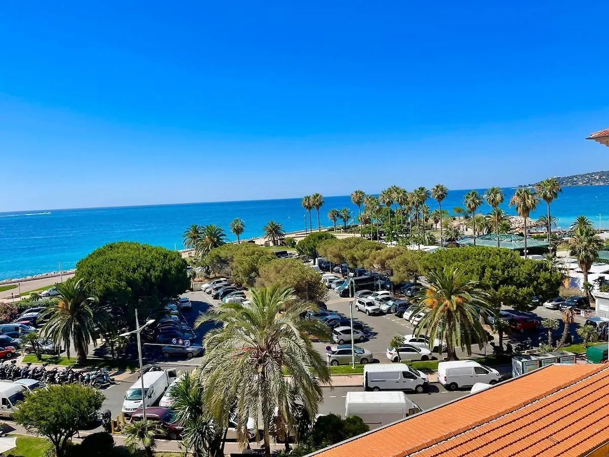 Ξενοδοχείο με διαμερίσματα Bastion Ideally Located, Brightness, Sea Views Μεντόν