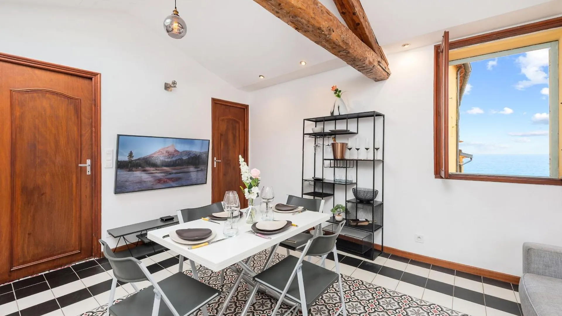 Bastion Ideally Located, Brightness, Sea Views Menton