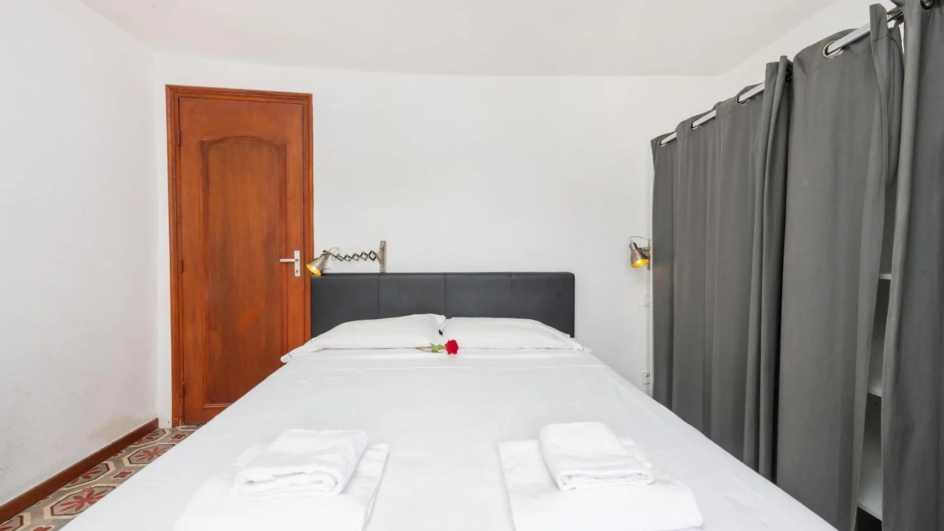 Bastion Ideally Located, Brightness, Sea Views Menton 0*,
