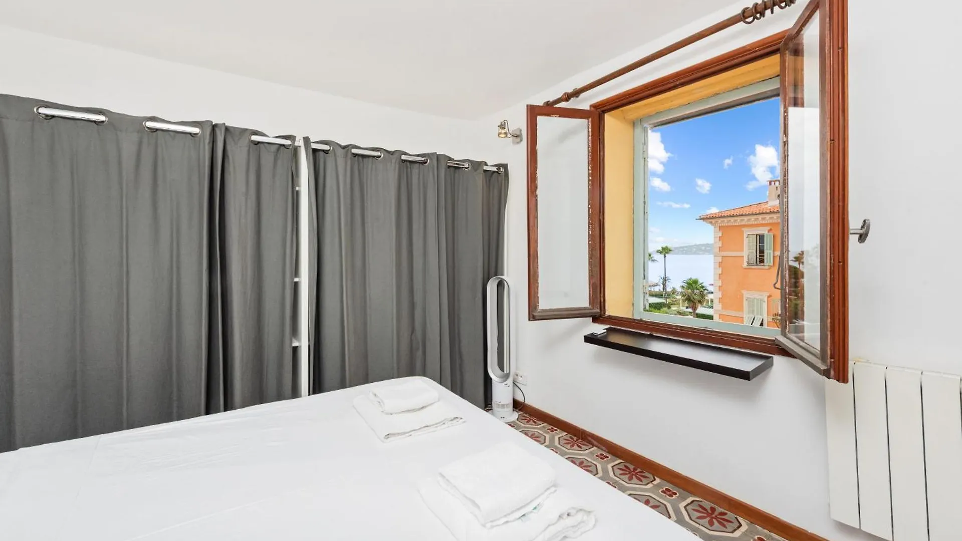 Apart-hotel Bastion Ideally Located, Brightness, Sea Views Menton